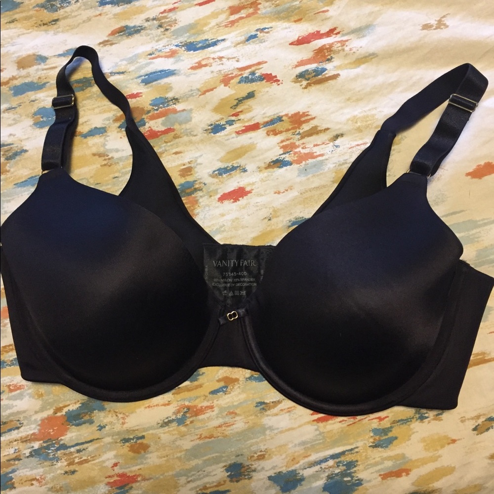 Back smoothing black padded cup bra